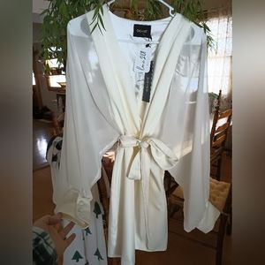 DO+BE (Lane 201) White Dress With Sleeves